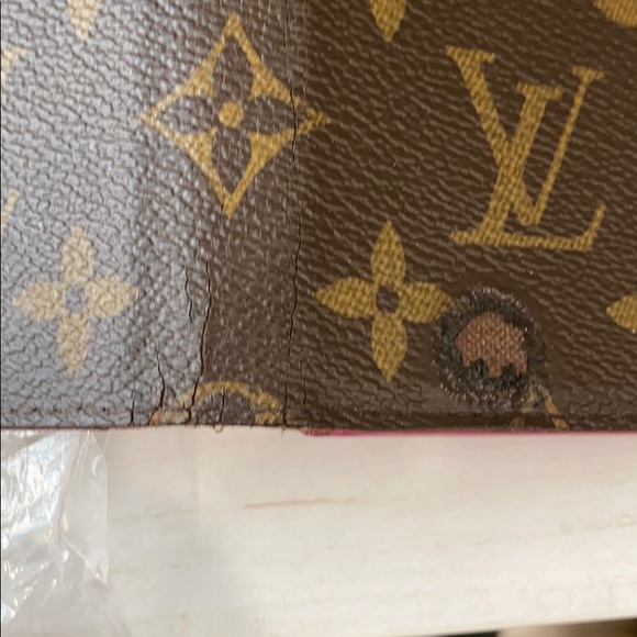 Authentic Luis Vuitton iPhone X case - Picture 4 of 6